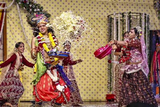 Holi spirit takes over Sri Krishna Janmasthan temple as devotees come together in Mathura