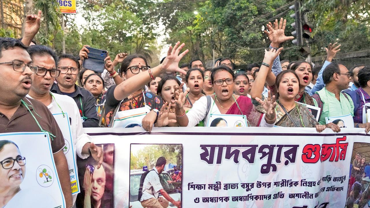 JU agitators demand FIR against Bengal education minister