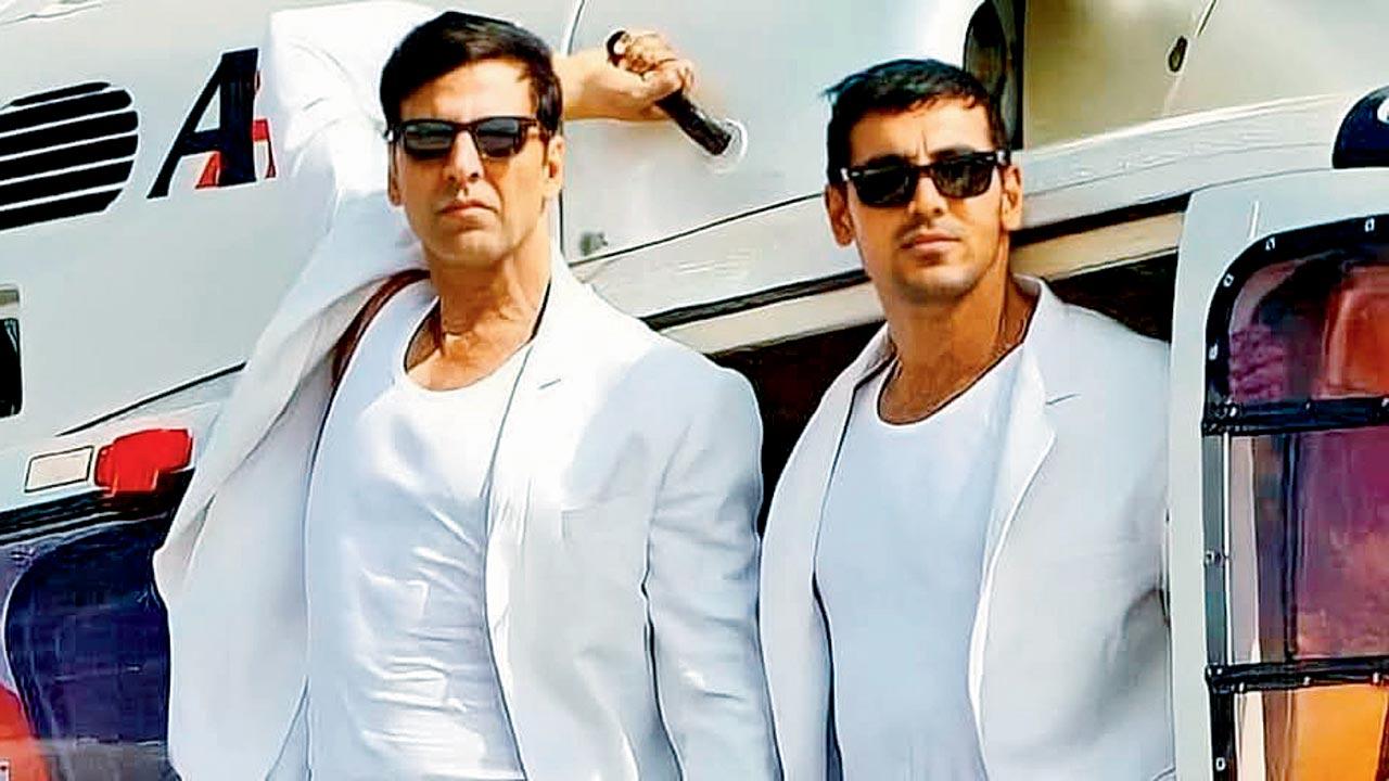 (From left) Akshay Kumar and John Abraham
