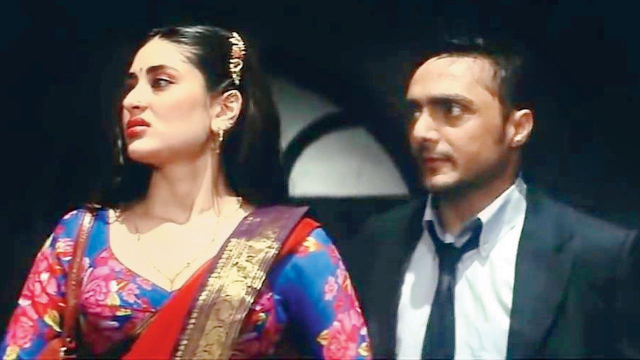 (From left) Kareena Kapoor Khan and Rahul Bose in Chameli