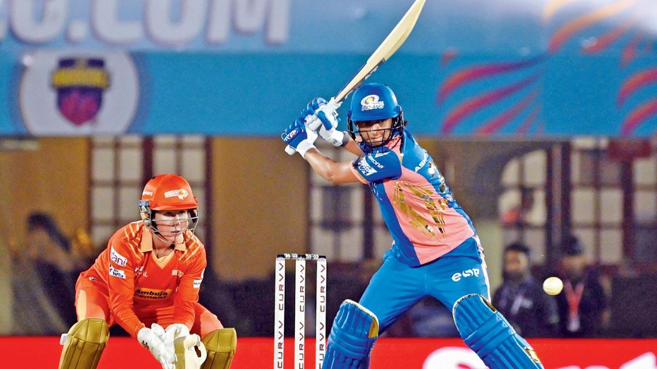 Kaur, Matthews guide MI to 179-6 v Gujarat 