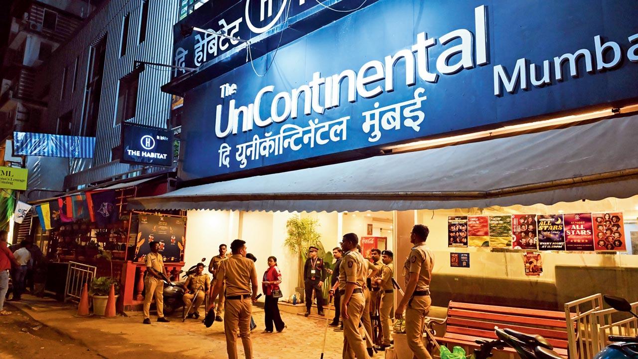Police personnel at the Unicontinental in Khar on Sunday. Pic/Anurag Ahire