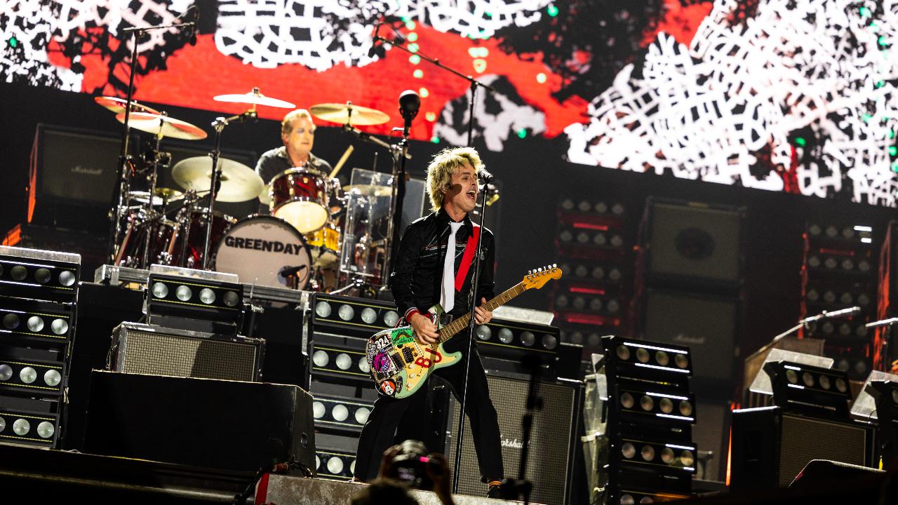 It only got better when lead vocalist and guitarist Billie Joe Armstrong called one of the many thousands of fans on stage to sing 'Do You Know Your Enemy'. The young fan, whose name is Sia, came on stage and sang the lyrics, after she hugged the band members