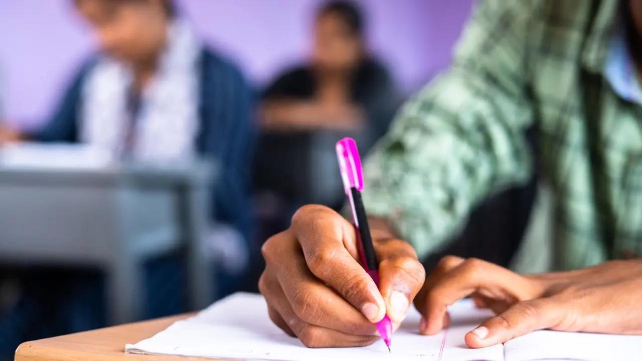 MPSC exams to be held in Marathi to benefit local students, says CM Fadnavis