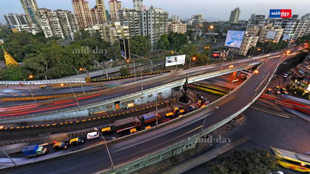 The 40-foot-tall Khada Parsi statue in Byculla, taken from the Mumbai Fire Brigade Headquarters 
