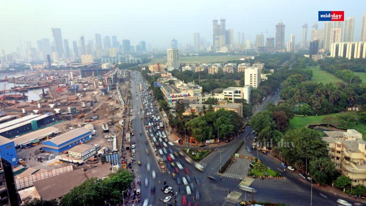 Top shot of the Haji Ali Circle near Heera Panna Shopping Centre. This image was captured from the Heera Panna Building in Mahalaxmi