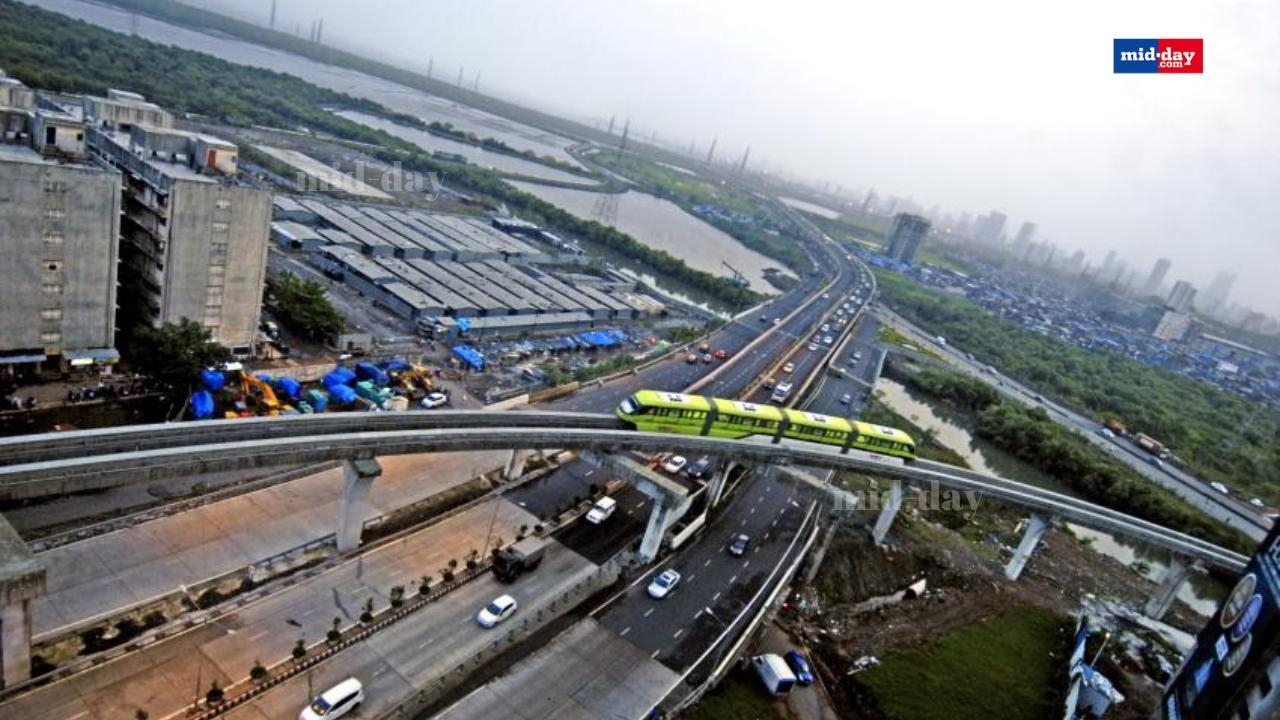 Here's a top shot of the Eastern Freeway and the Mumbai Monorail in Wadala 