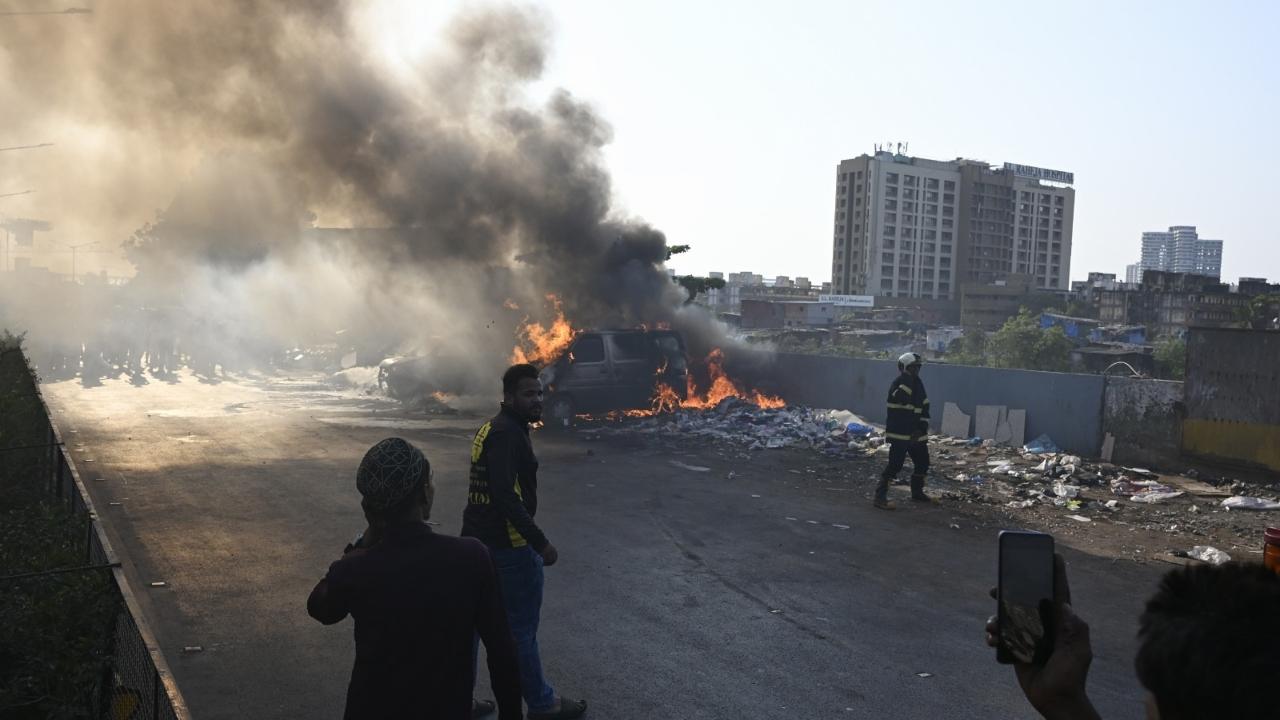 Upon receiving the alert, a fire engine was dispatched to the scene to bring the situation under control