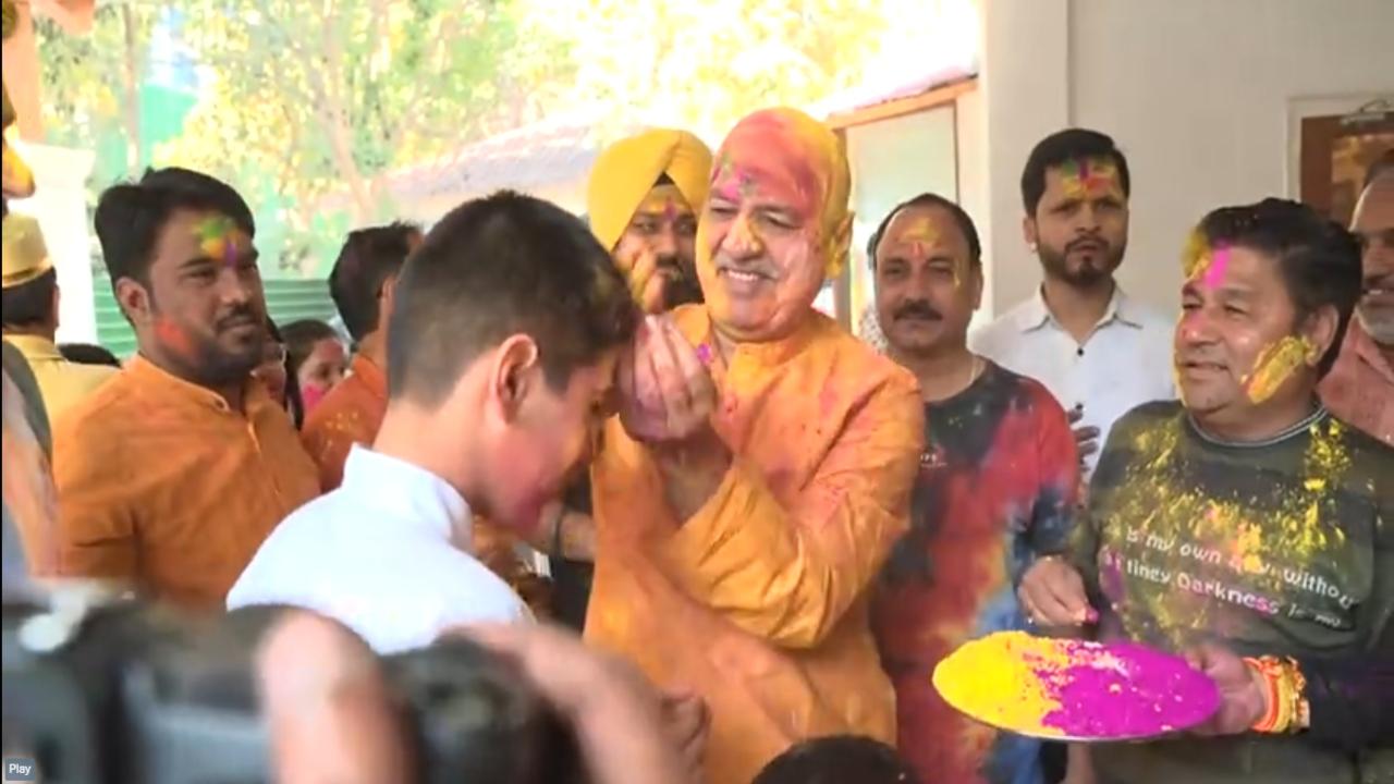 Former Delhi Deputy CM Manish Sisodia welcomed several guests at his residence in the national capital on the occasion of Holi