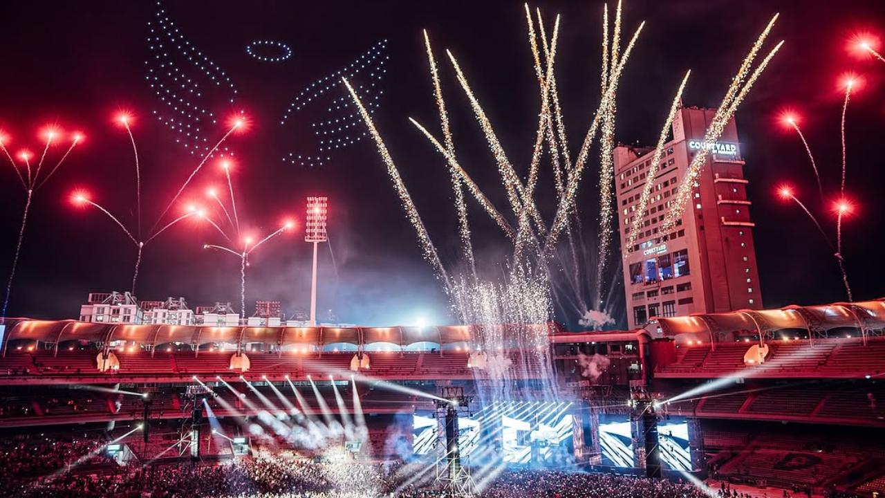 Like that wasn’t enough, Martin Garrix even incorporated a drone light show into his concert as a fleet of over 300 drones created a mesmerising spectacle, first forming a giant heart, then transforming into angel wings as he performed ‘Angels for Each Other’ with Arijit Singh. The display culminated in his iconic ‘+ x’ logo, closing the night with a stunning visual finale