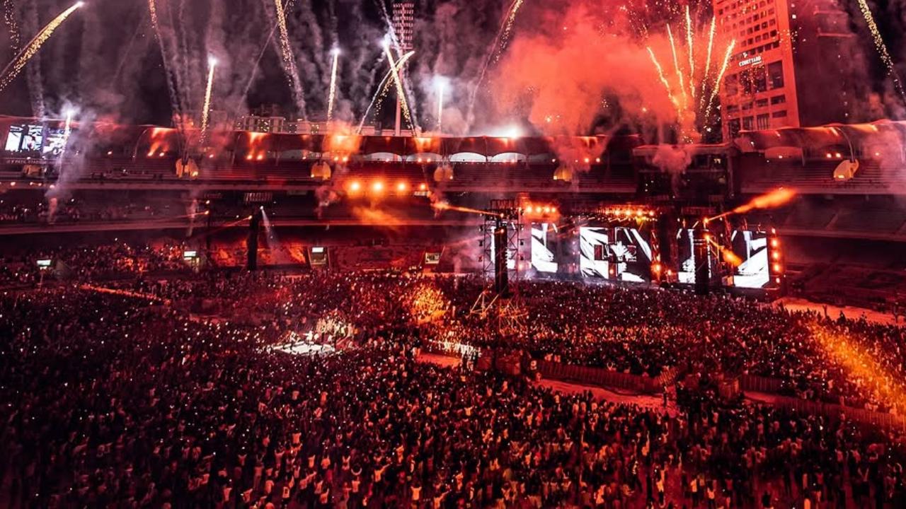 As the night unfolded, Garrix was joined on stage by his longtime collaborator Maejor, completing their dynamic duo AREA21. Together, they delivered an electrifying performance of ‘Drinks Up’, sending fans into an absolute frenzy