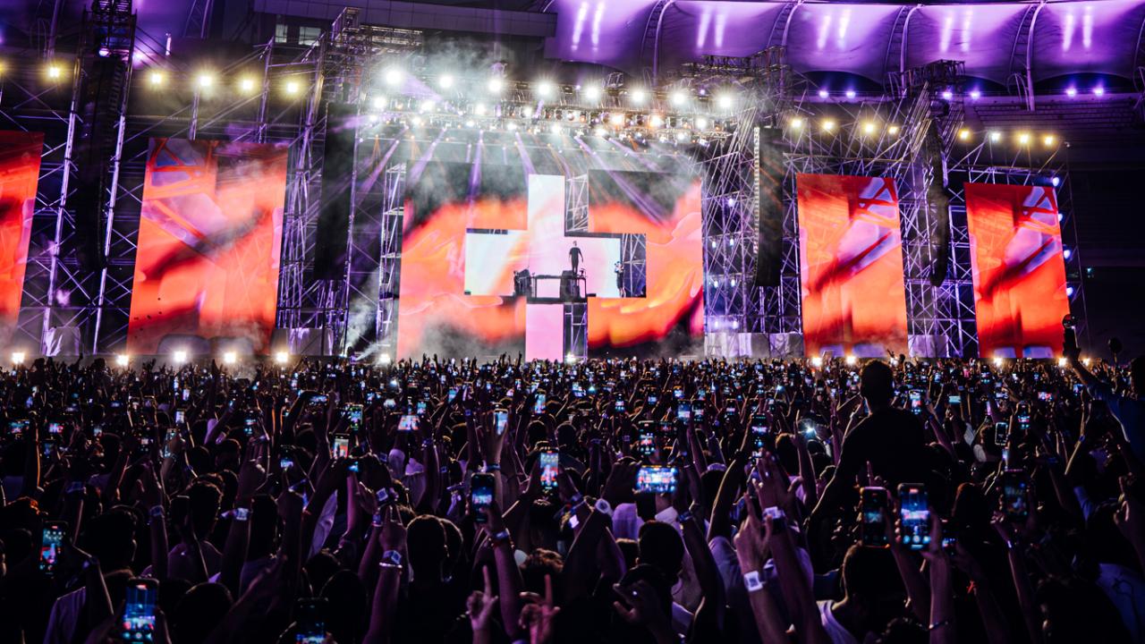 The stadium erupted the instant Garrix stormed the stage, unleashing a relentless sonic assault featuring his biggest chart-destroyers, including ‘Animals’, ‘High On Life’, ‘Summer Days’, ‘Follow’ and ‘In The Name Of Love'