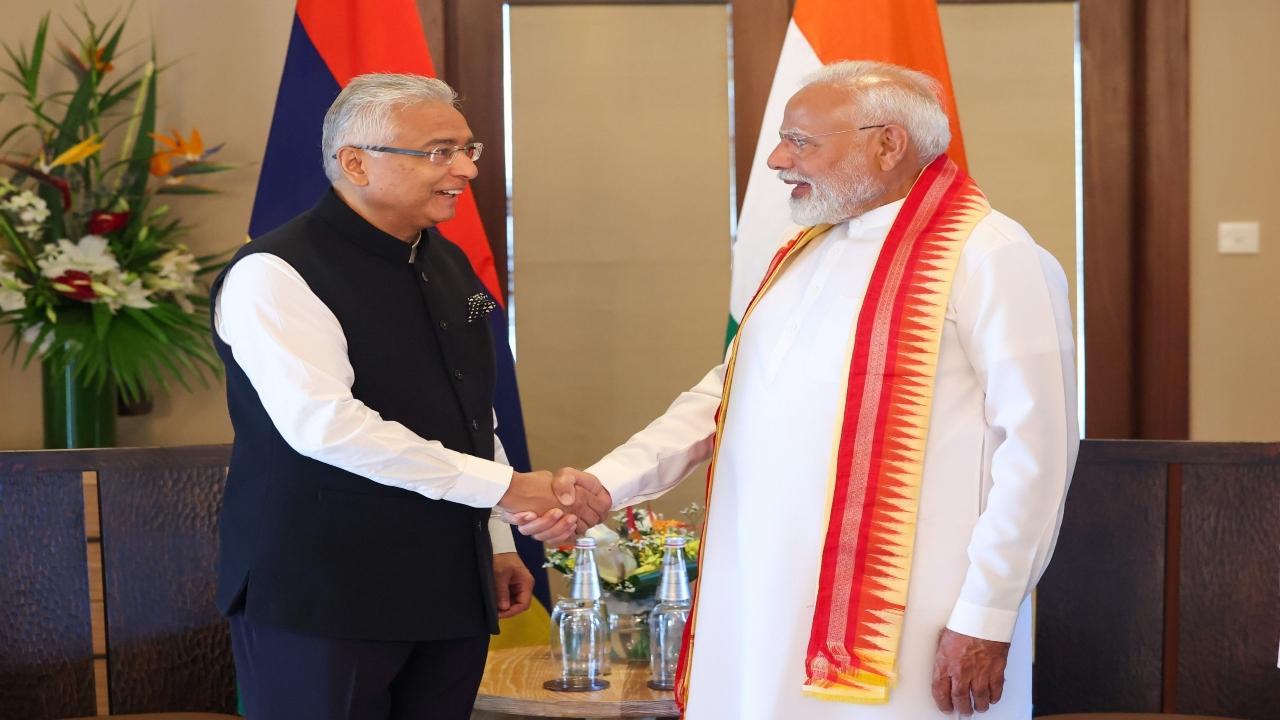 Earlier in the day, PM Modi met former Prime Minister of Mauritius, Pravind Kumar Jugnauth