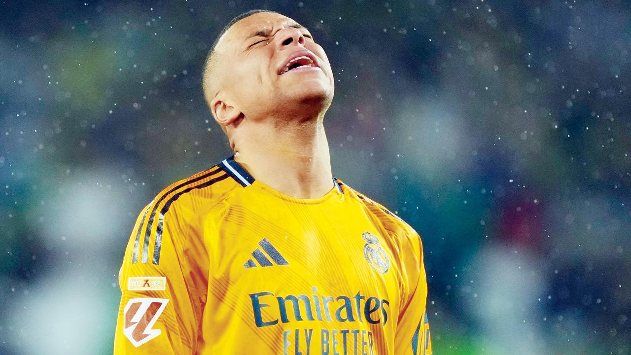 Real Madrid lose to Real Betis 1-2; Atletico go top of table