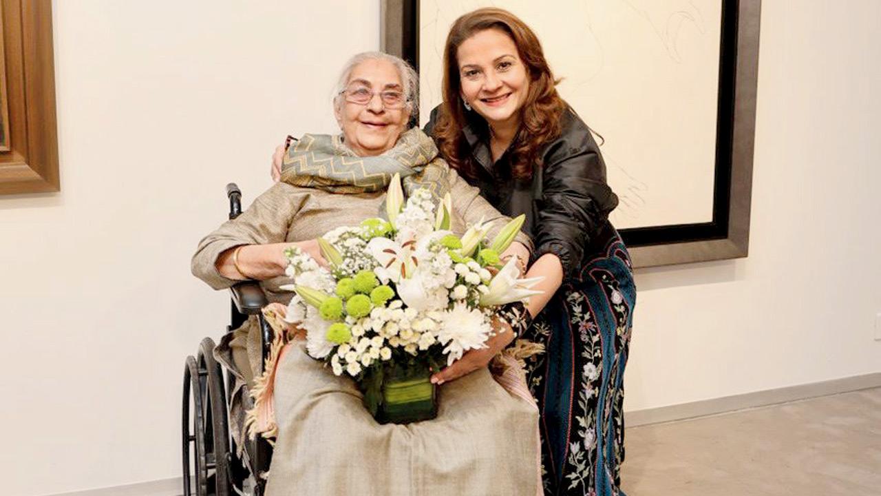 Minal Vazirani (right), co-founder of Saffronart, with Sakina Mehta