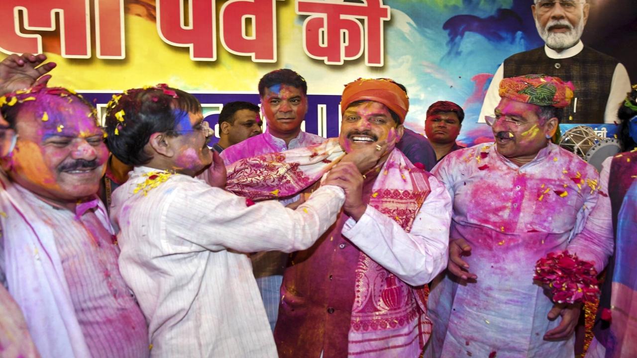 Madhya Pradesh Chief Minister Mohan Yadav celebrated Holi at his residence on Friday. On this occasion, Madhya Pradesh CM said, 