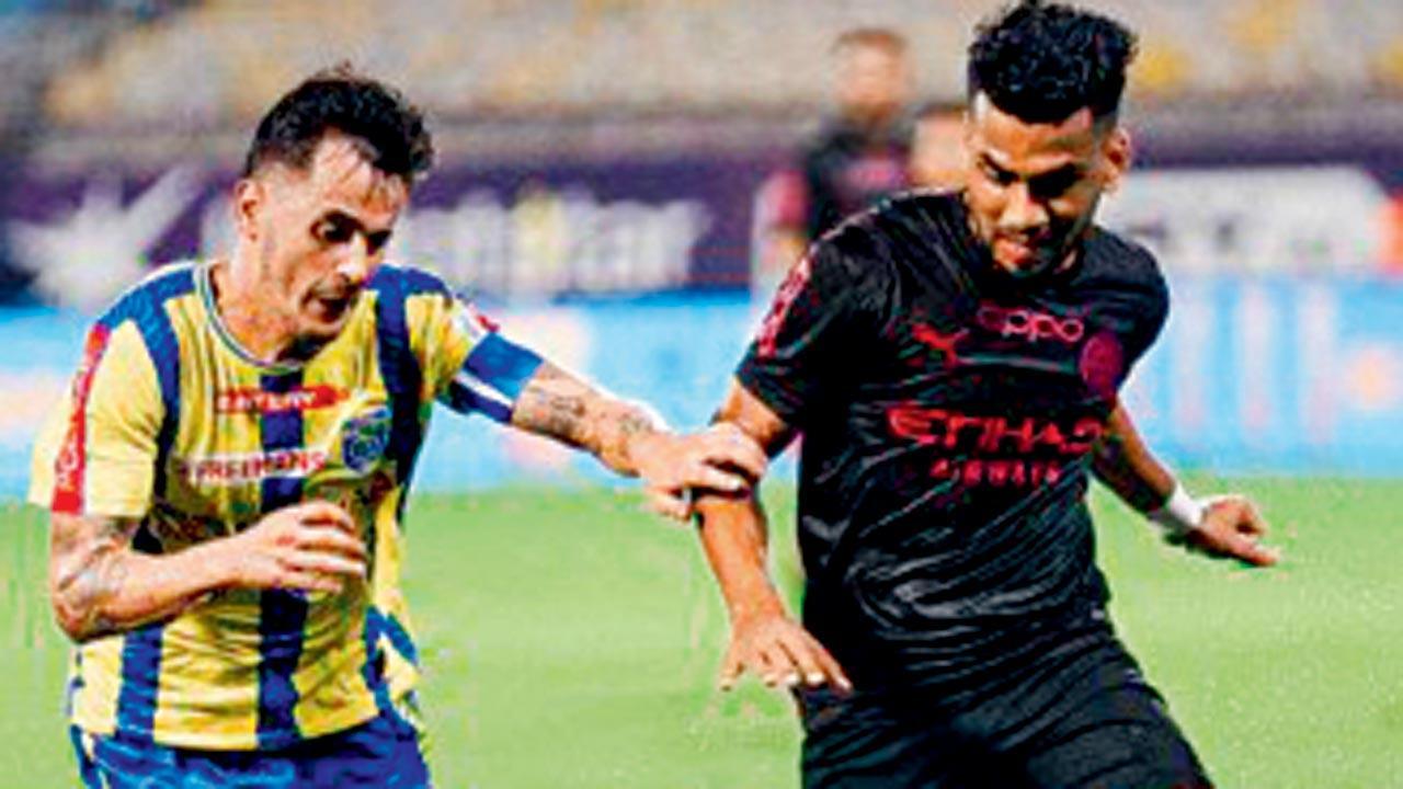 Mumbai City miss opportunity to seal playoffs, suffer 0-1 defeat against Kerala