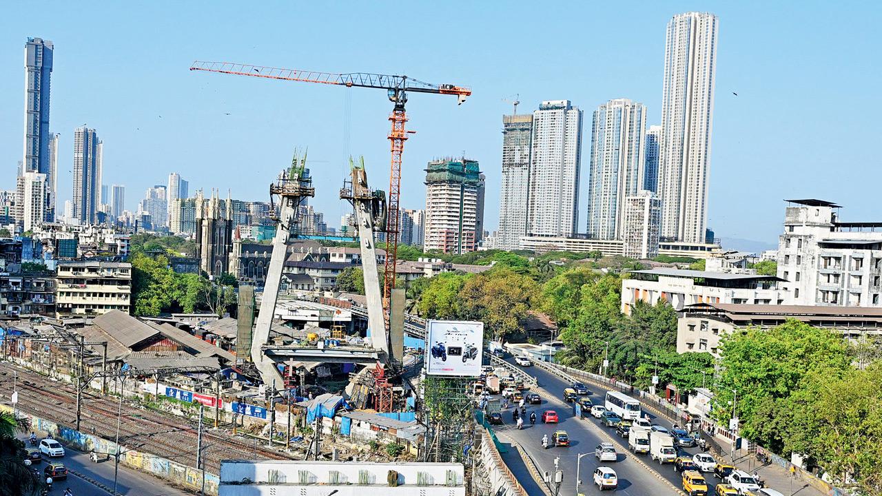 The new cable-stayed bridge at Byculla in Mumbai on March 18. Pic/Sayyed Sameer Abedi 