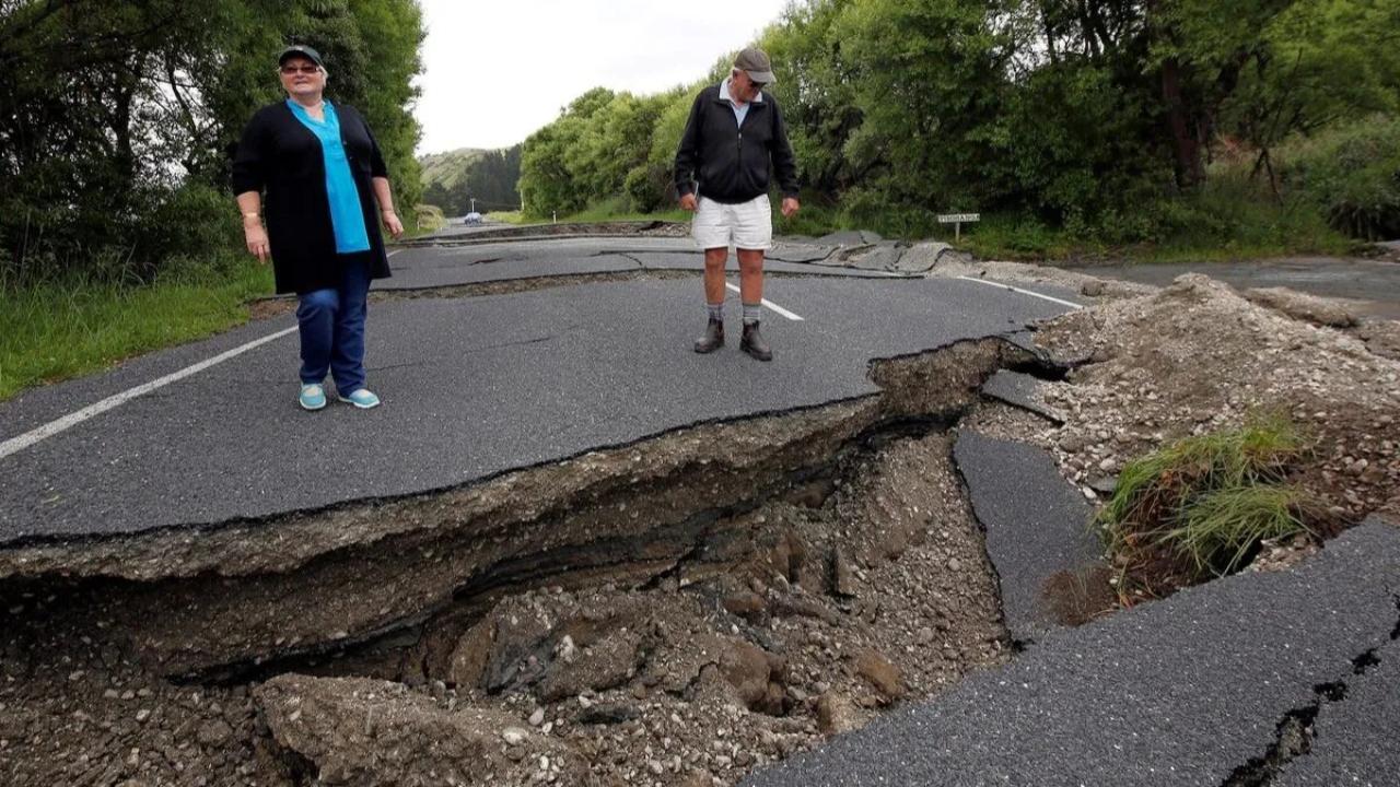 6.5 magnitude earthquake hits New Zealand