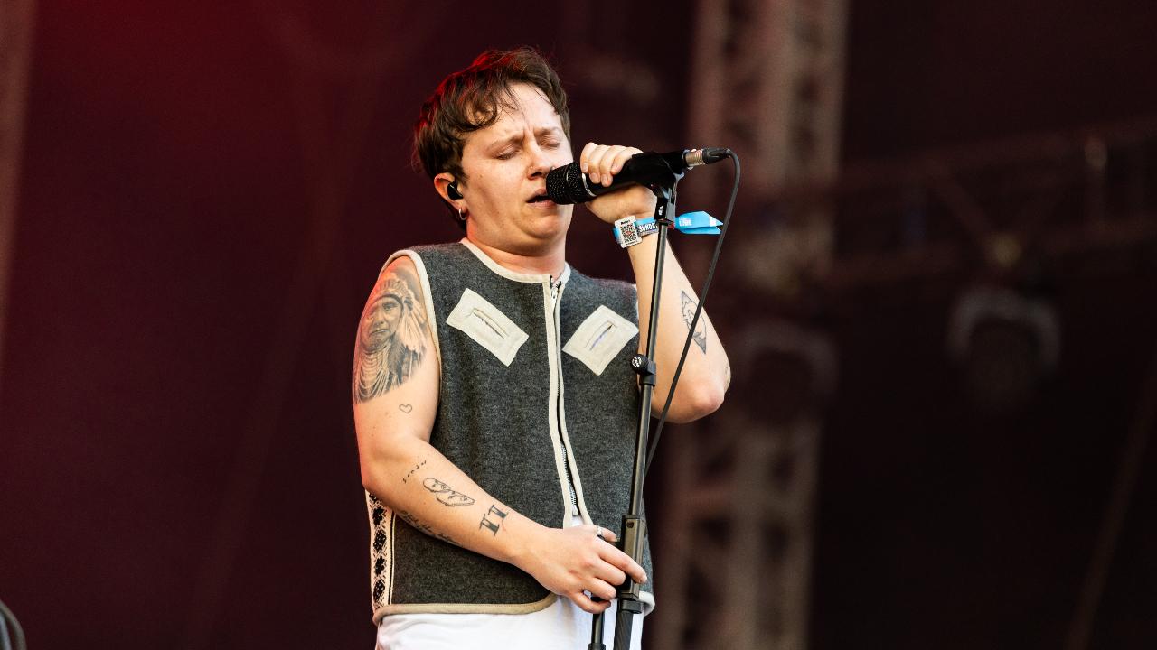 As the night took over, Norwegian singer Aurora took over and gave a highly energetic stage performance before singing her hit 'Runaway'. It only got better as English rock band Nothing But Thieves got the crowd grooving and shaking to the beats as they started with 'Welcome to the DCC', one of their popular hits