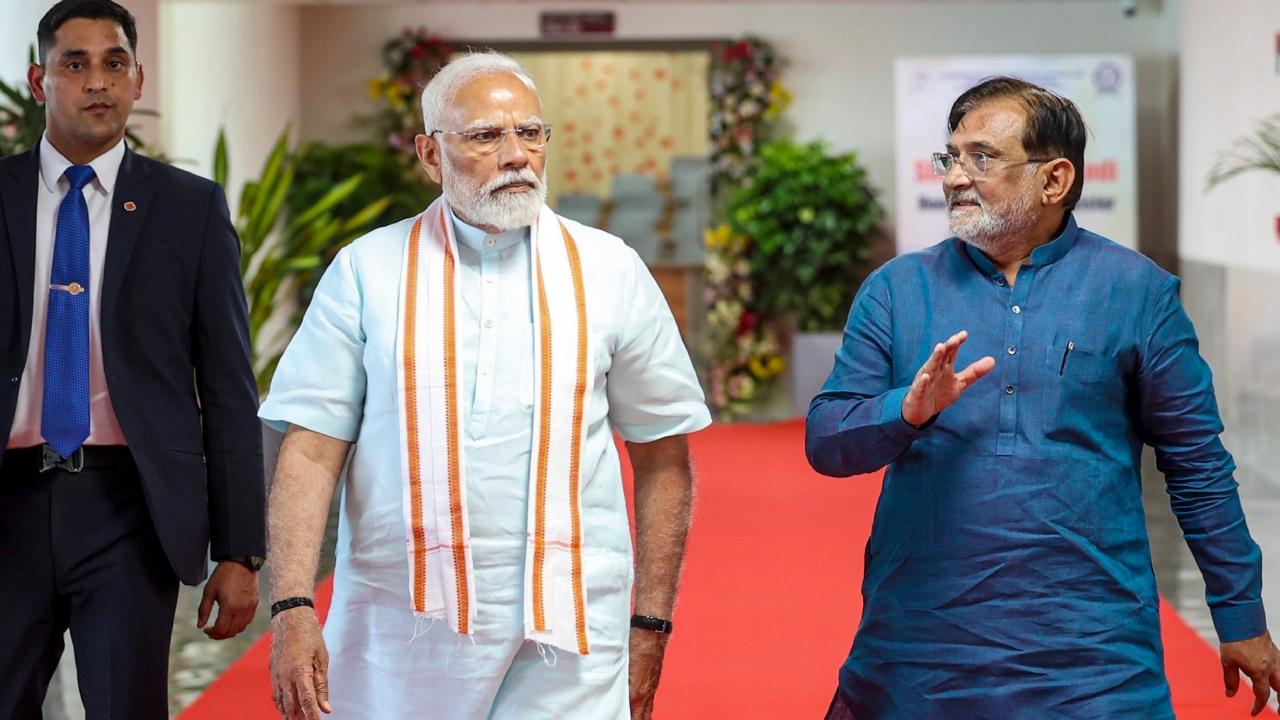 Prime Minister Narendra Modi on Friday stressed on the need to reduce weight as he cited a report which claimed that nearly 44 crore people in India may be obese by 2050, and described the figure as 