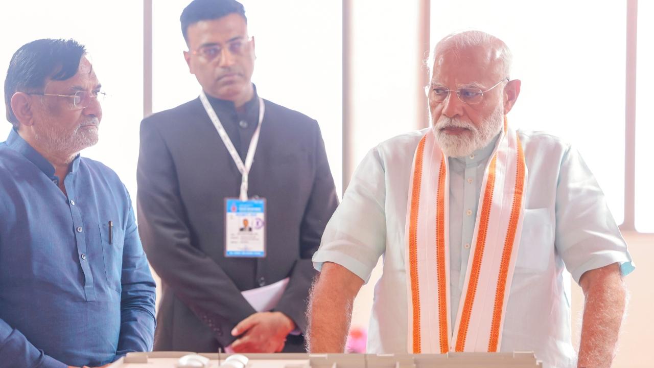 PM Modi warned obesity will prove dangerous for people's health and everyone must start trying to overcome this situation