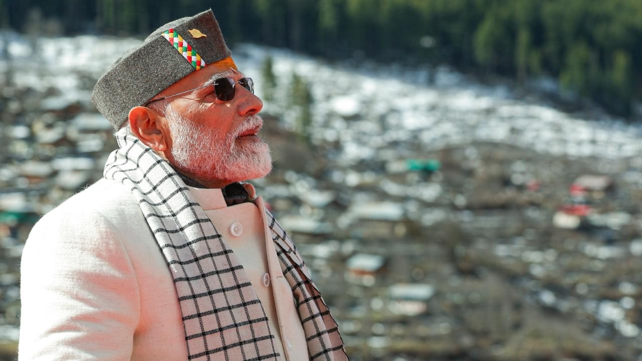 Uttarakhand's unique cultural features such as its traditional dance and music, cuisine and hot springs can be showcased, he suggested