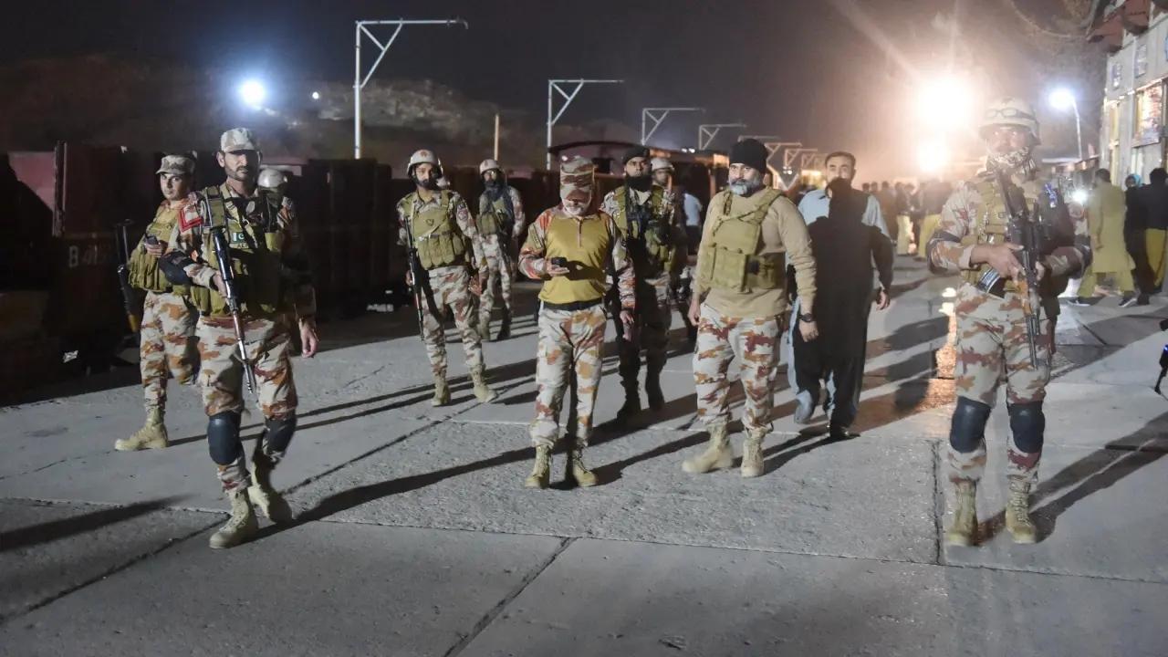 Pakistan train hijack: 21 passengers, 4 soldiers killed, says Army general