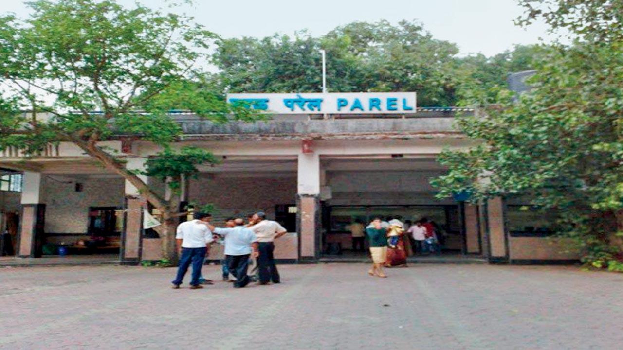 Before: The façade of Parel railway station before it was upgraded under the Amrit Bharat Station Scheme