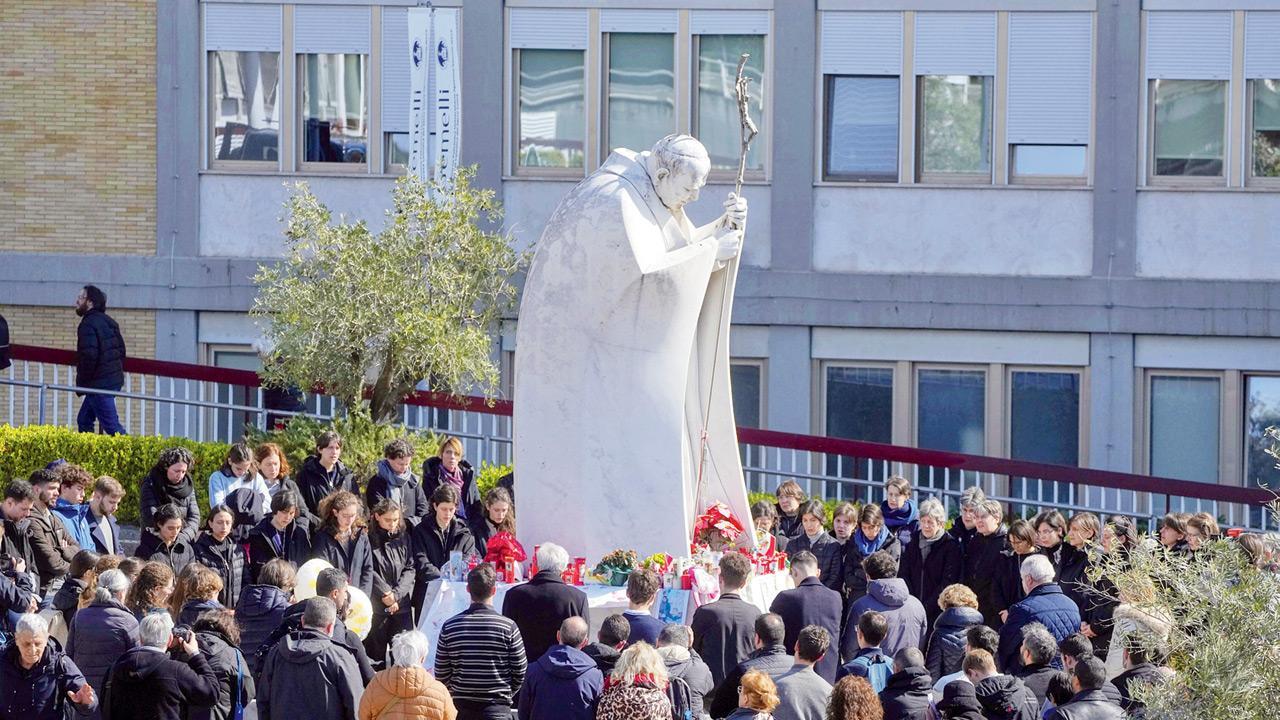 Pope Francis skips Sunday blessing for 3rd weekend