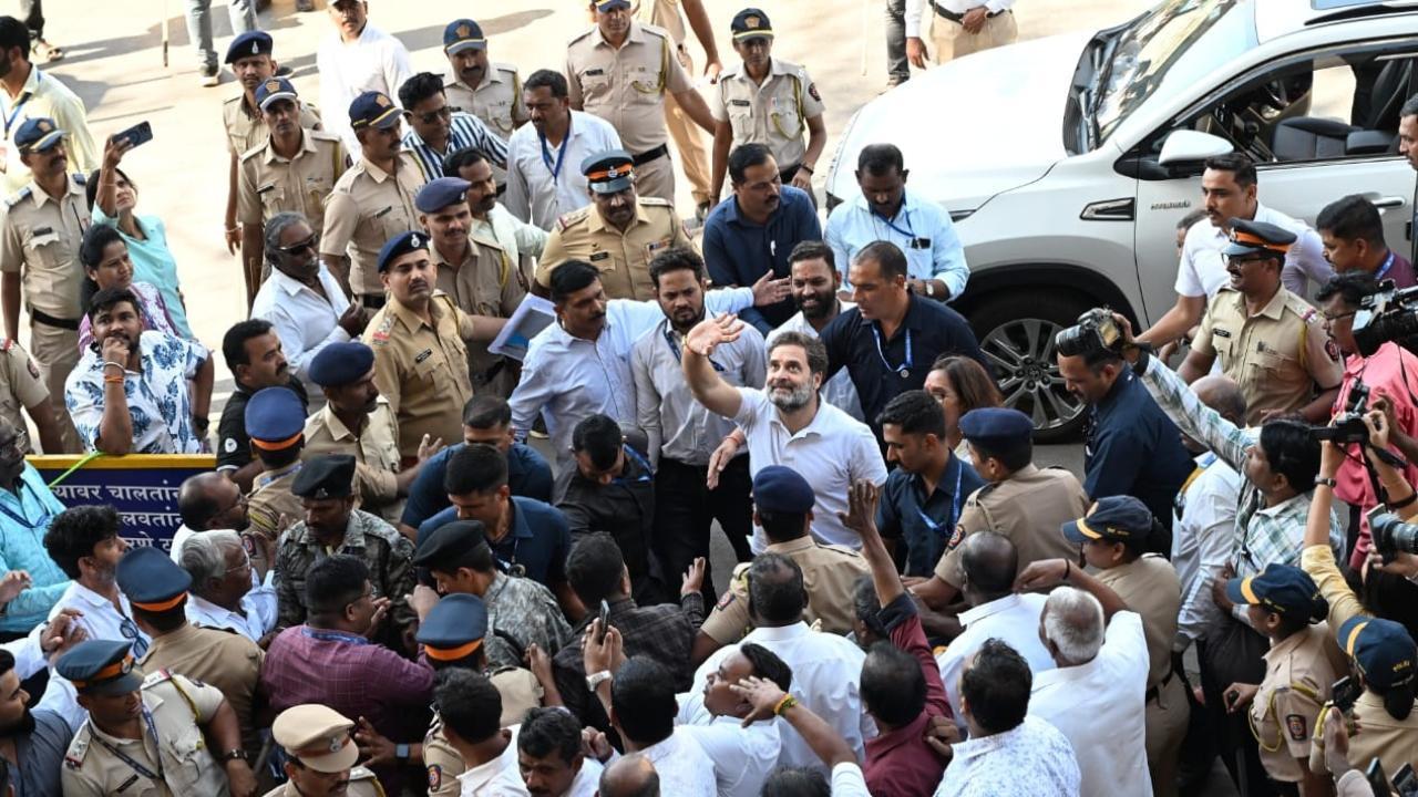 Rahul Gandhi meets Dharavi leather hub workers in Mumbai