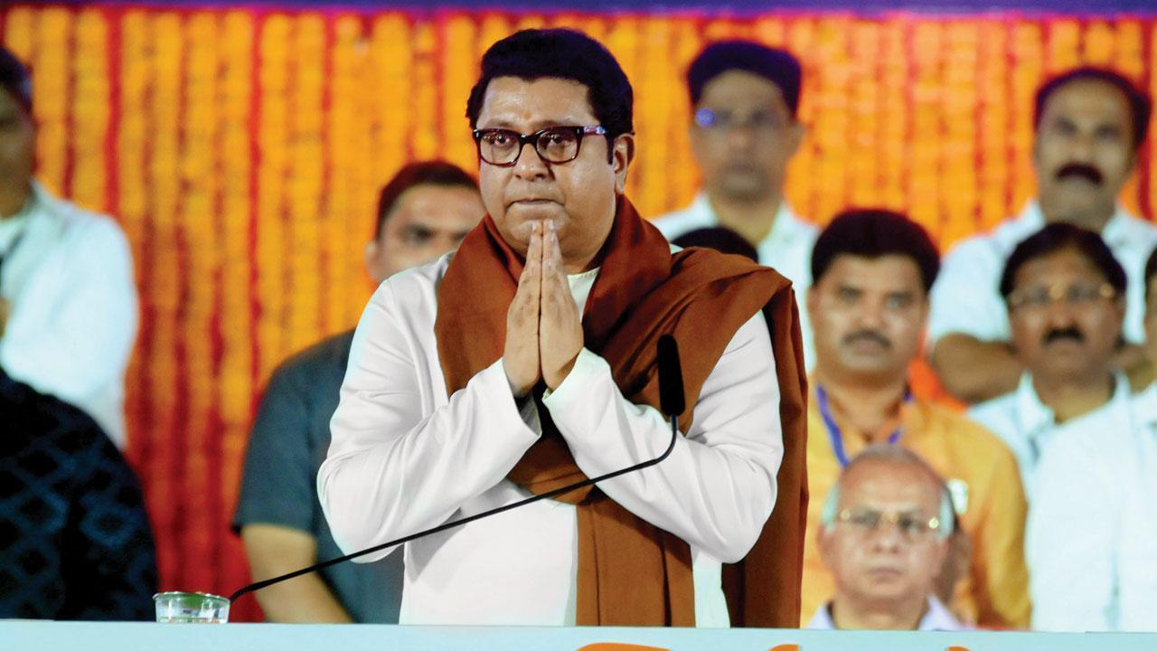 MNS chief Raj Thackeray pays tribute to Chhatrapati Shivaji Maharaj