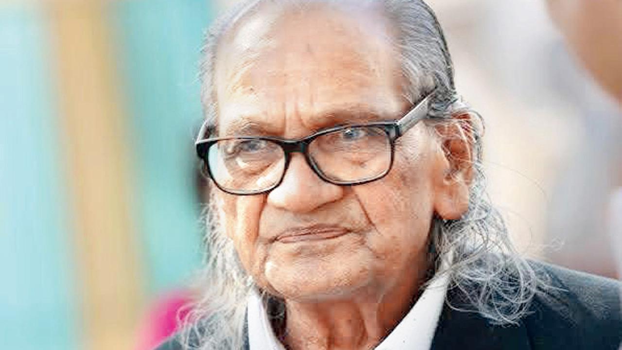 Statue of Unity sculptor Ram Sutar conferred with the Maharashtra Bhushan award