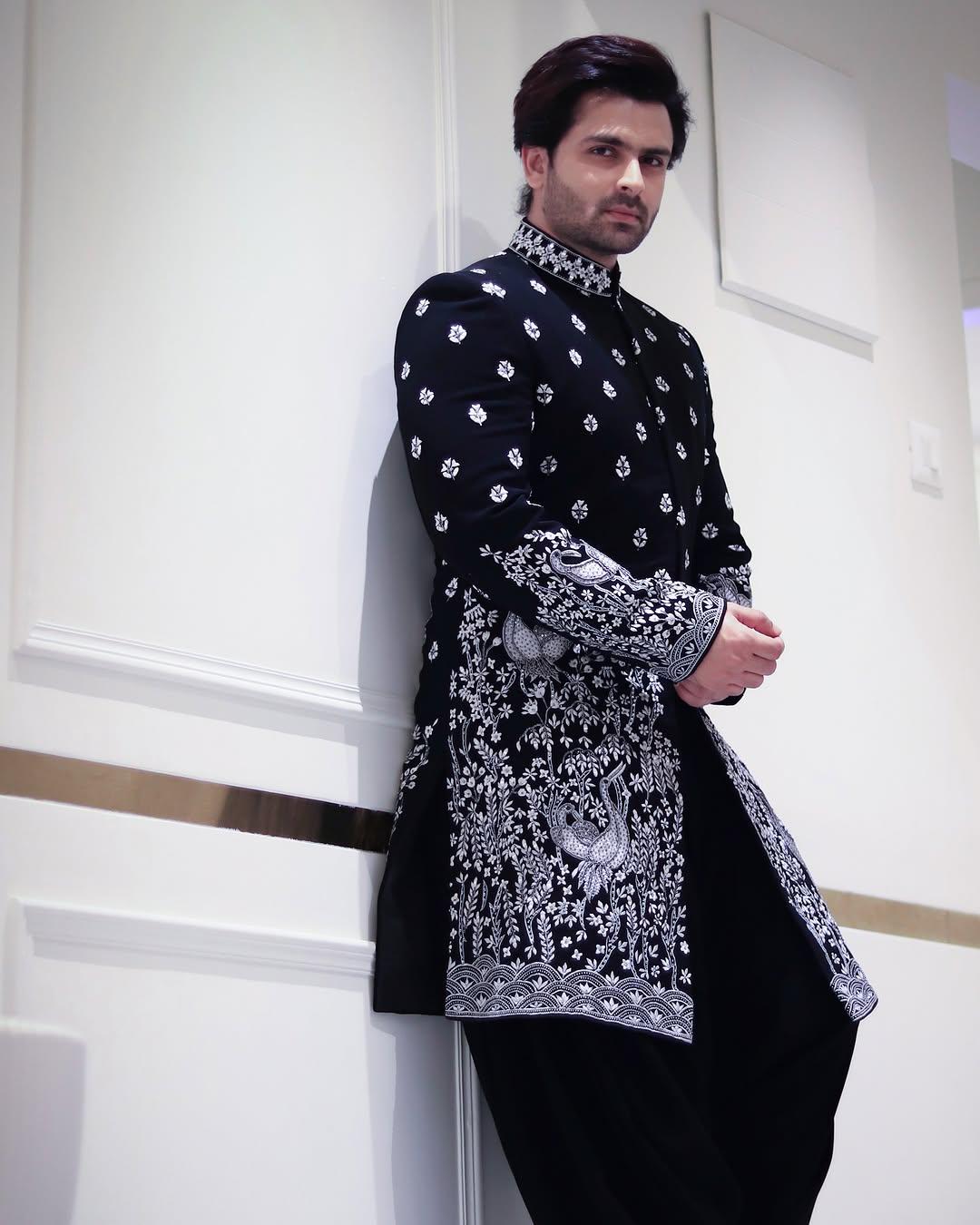 In this look, Shoaib Ibrahim took our breath away as he wore a heavily embroidered sherwani with a black Patiala and matching shoes.