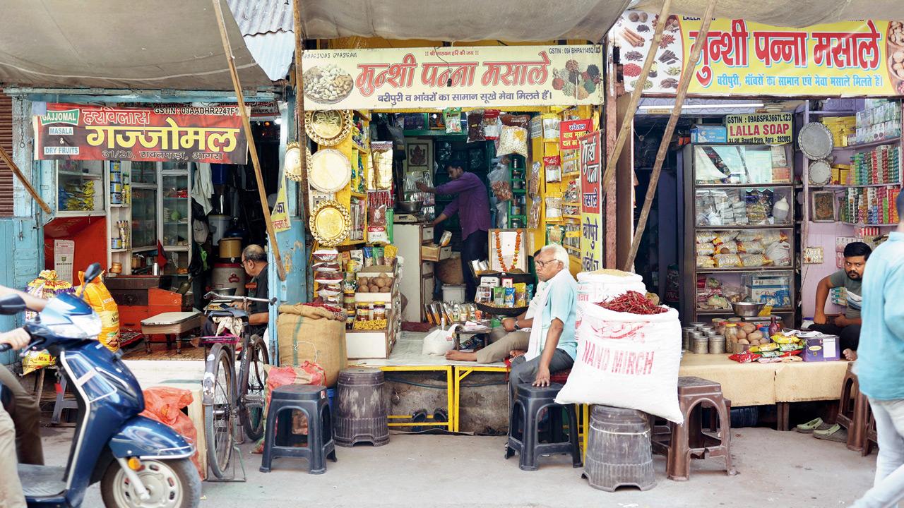 Many packaged spice brands started out as humble shops in small towns such as Munshi Panna Spices, which started more than 80 years ago with a store in the local spice market at Rawatpara, Agra 