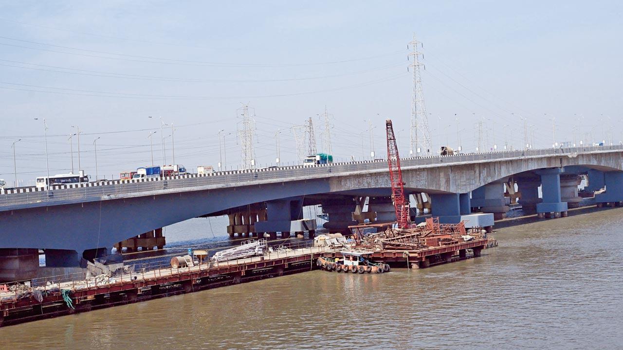 As seen on Monday, work on the arterial bridge has been completed, and authorities anticipate its inauguration after the Assembly session. Pics/Sayyed Sameer Abedi