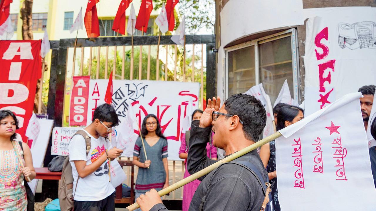 Clash erupts over strike on varsity campuses in Bengal