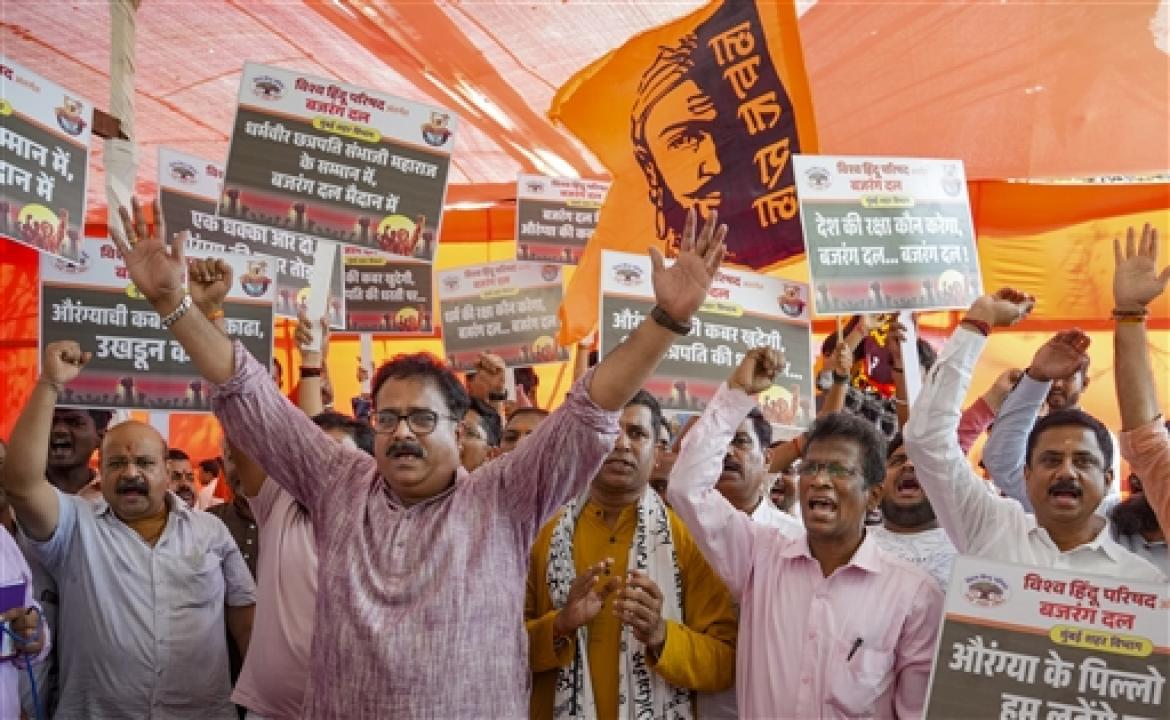 Mahayuti MLAs rally outside assembly demanding removal of Aurangzeb’s grave
