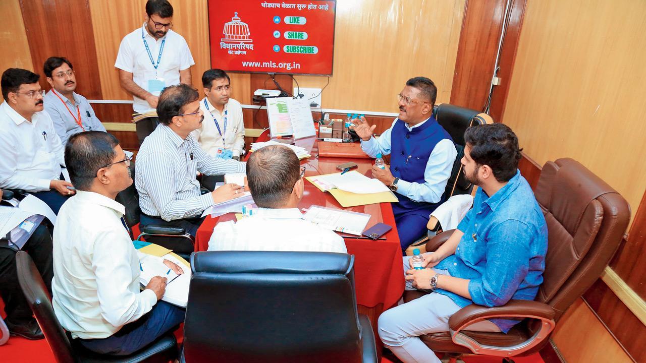 Soon: One WhatsApp number for complaints against rogue auto, taxi drivers