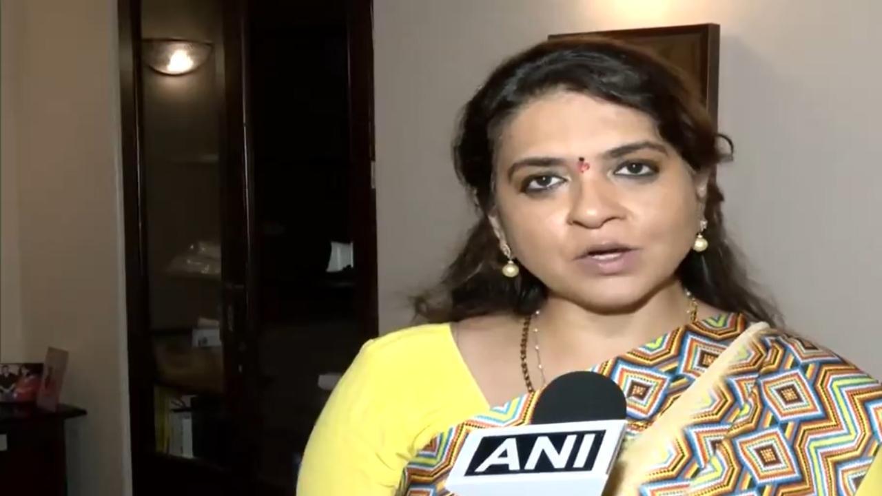 Shiv Sena leader Shaina NC slams Sanjay Raut over statement on MS Golwalkar