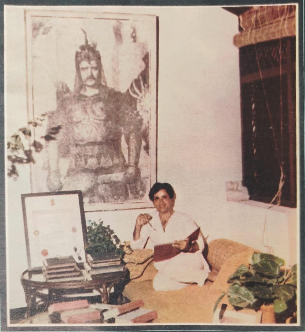 Shashi and Jennifer had three children—Kunal, Karan, and Sanjana Kapoor. His family remained deeply connected to theatre and cinema