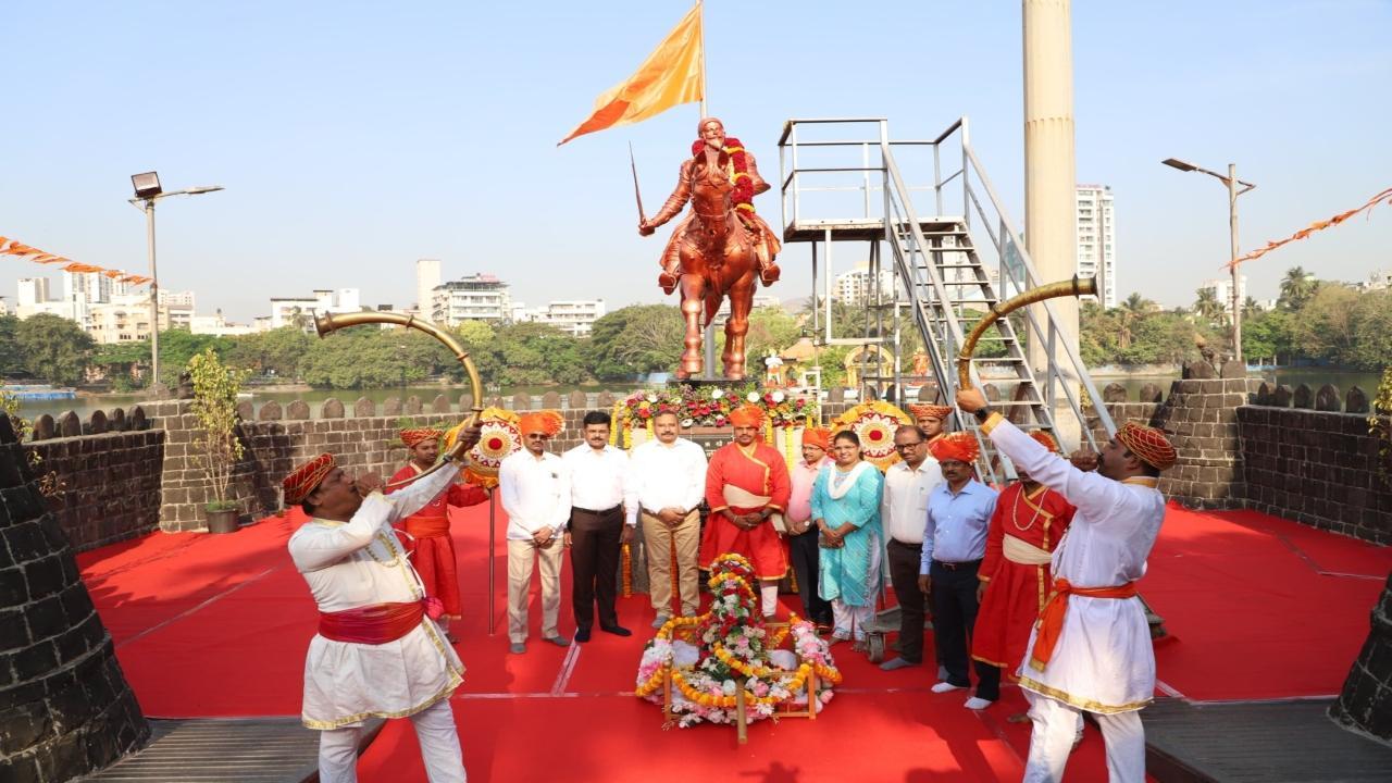 Thane Municipal Corporation pays tribute to Chhatrapati Shivaji Maharaj