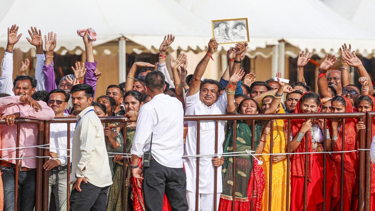 On Sunday evening, the prime minister reached Sasan Gir, the headquarters of the Gir Wildlife Sanctuary, where he will chair a meeting of the National Board for Wildlife (NBWL) on the occasion of World Wildlife Day on March 3 (Monday)