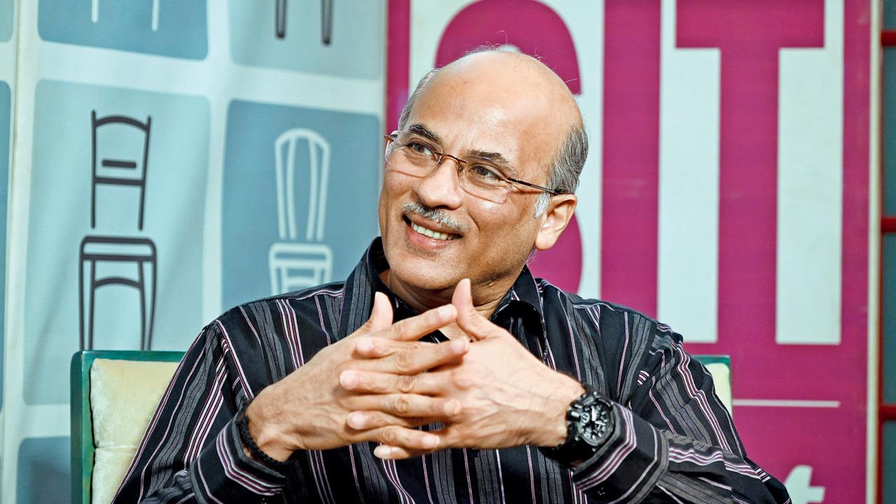 On the latest episode of Mid-day’s Sit With Hitlist series, Sooraj Barjatya recalled how he ended up doing Uunchai during the pandemic which challenged him as a filmmaker. Read More