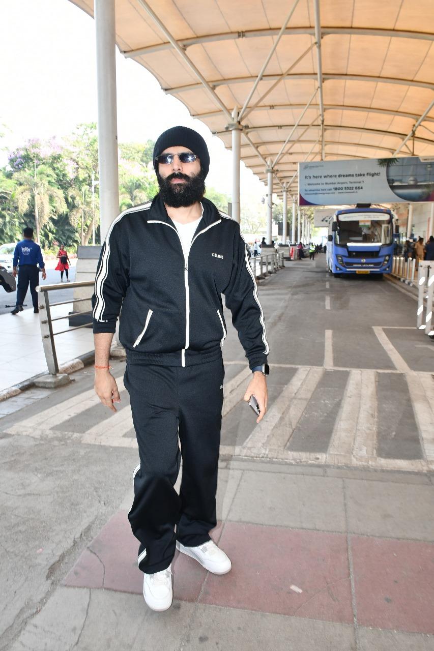 Kartik Aaryan wore black-on-black tracks to ace his airport look