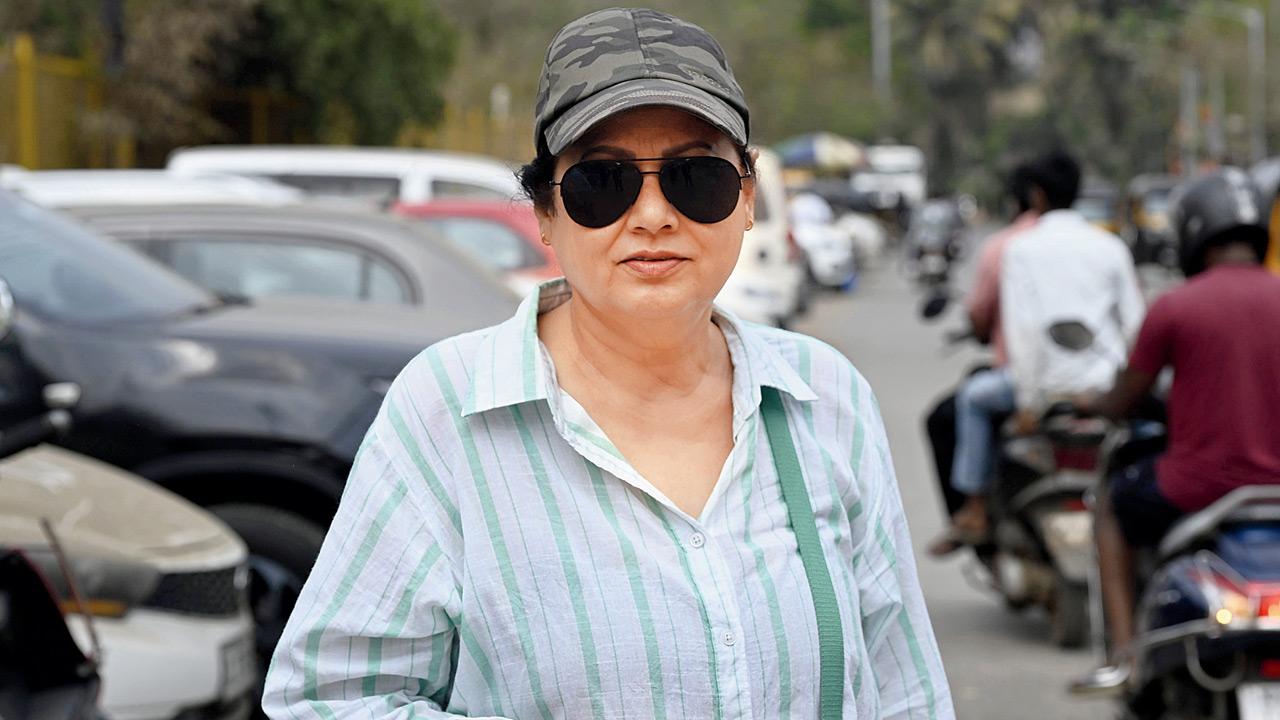 Sushiela Bhakkar, a resident, who highlighted the menace of illegal parking on Jankidevi School Road 