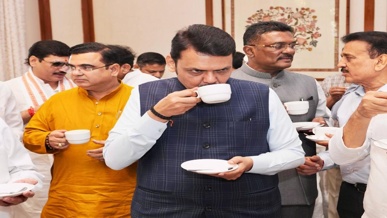 CM Devendra Fadnavis enjoys a cup of tea at the reception in Sahyadri Guest