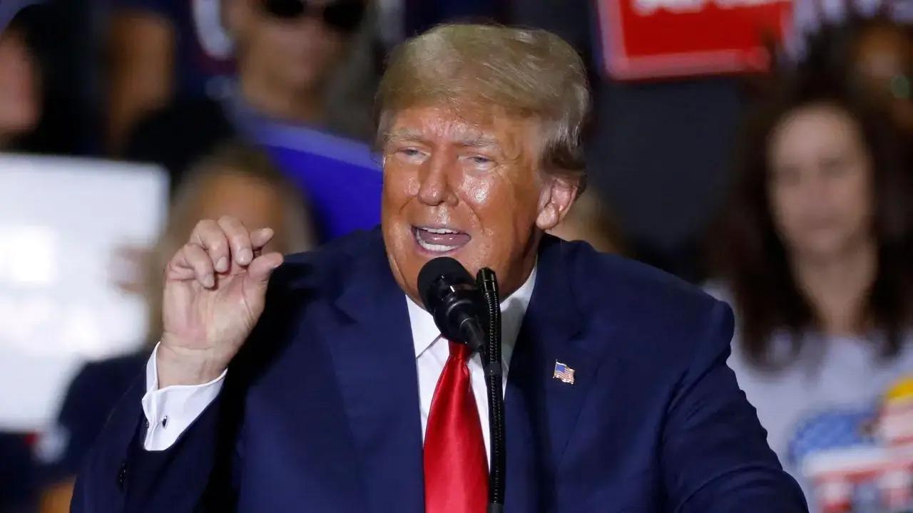 Trump signs executive order to end collective bargaining with agencies