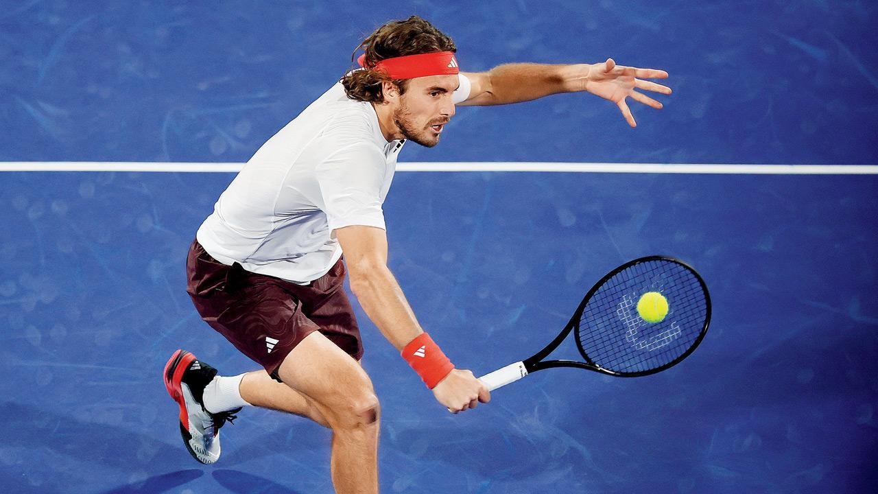 Tsitsipas through to Dubai finals
