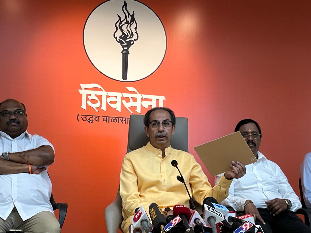 Kamra’s parody song targeting Deputy Chief Minister Eknath Shinde led to a violent reaction from Shinde supporters, who attacked a recording studio in Mumbai. Shiv Sena (UBT) has repeatedly referred to Shinde as a 